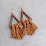 Boucles d Oreilles Macrame Triangulaire marron