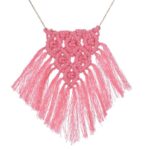 Collier en macrame rose