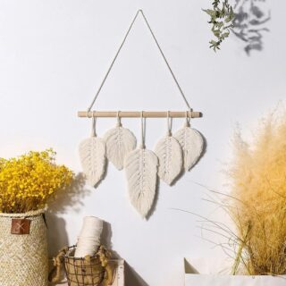 Decoration murale plume en macrame