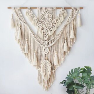 Grand macrame mural