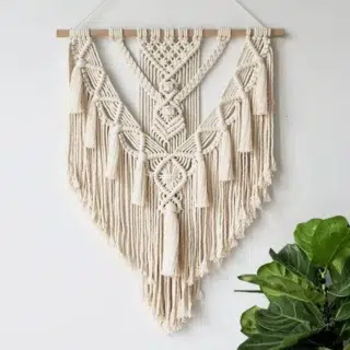 Macrame mural pompons bohemes